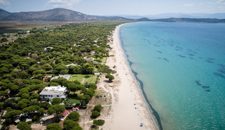 Γαλάζιες σημαίες: Δείτε τις βραβευμένες παραλίες της Ελλάδας
