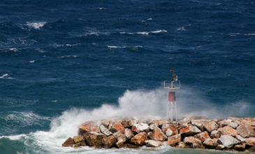 Μεσογειακός κυκλώνας Ιανός: Μέχρι τα 7 μέτρα θα φτάσουν τα κύματα