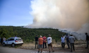 Εκκενώνεται και δεύτερος οικισμός στην Εύβοια