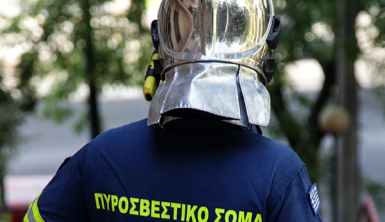 Θερμοκήπιο τυλίχθηκε στις φλόγες στη Θεσσαλονίκη