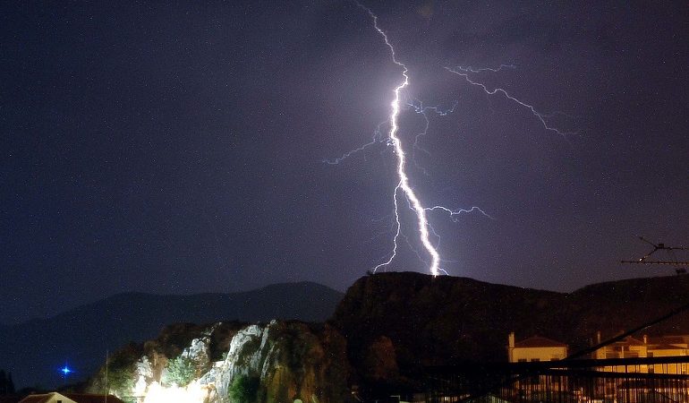 Κακοκαιρία «Αθηνά»: Ισχυρές βροχές και καταιγίδες αύριο και σε πυρόπληκτες περιοχές