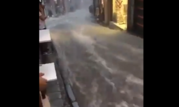 Χάος στην Κωνσταντινούπολη λόγω της έντονης βροχόπτωσης