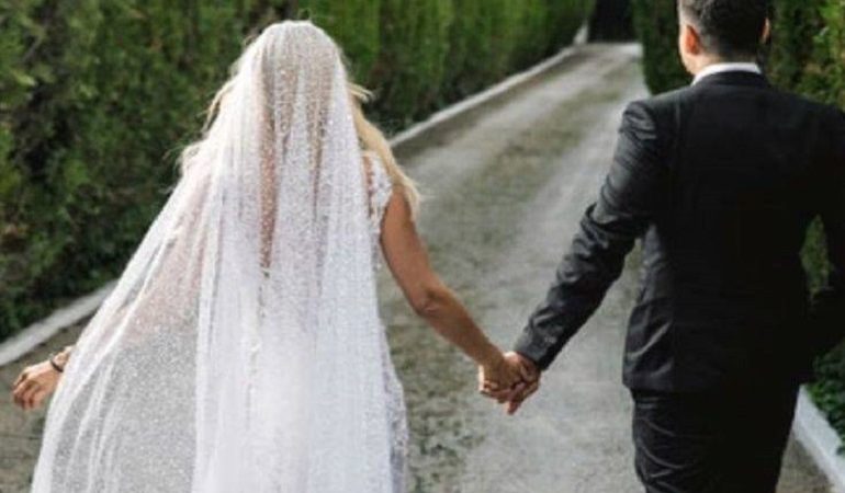 Ο μυστικός γάμος της Έλενας Ράπτη μακριά από τα φώτα της δημοσιότητας