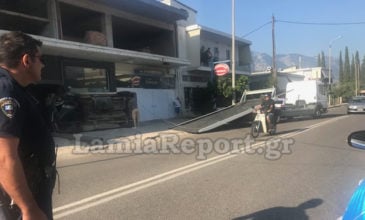 «Κινηματογραφική» ανατροπή αυτοκινήτου στη Λαμία