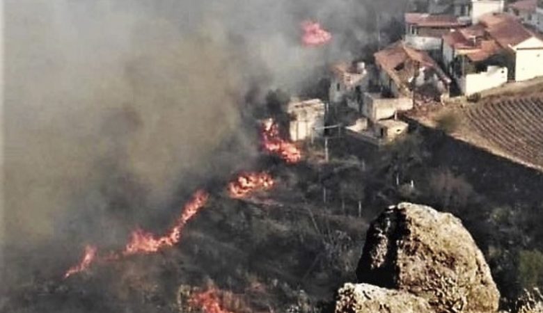 Σε ύφεση η πυρκαγιά στο Γκραν Κανάρια της Ισπανίας