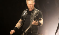 Ο Τζέιμς Χέτφιλντ των Metallica δώρισε αυτοκίνητα σε έκθεση στο Λος Άντζελες