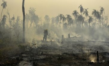 Ο Μπολσονάρου απορρίπτει τη βοήθεια που πρόσφερε η G7 για τις φωτιές στον Αμαζόνιο