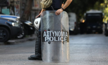 Επιθέσεις κατά αστυνομικών στο κέντρο της Αθήνας