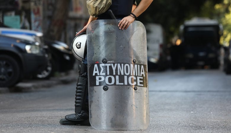 Επιθέσεις κατά αστυνομικών στο κέντρο της Αθήνας