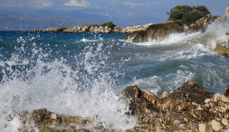 Καιρός: Υψηλές θερμοκρασίες με ισχυρό μελτέμι