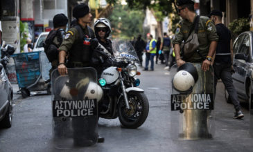 Επιχείρηση της ΕΛ.ΑΣ. σε υπό κατάληψη κτίριο στο κέντρο της Αθήνας