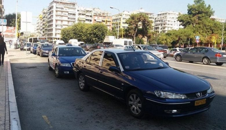 Τους πήγε κούρσα στον Δενδροπόταμο και του «άδειασαν» το ταξί