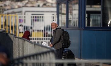 Στο λιμάνι της Μυτιλήνης το αρματαγωγό Ρόδος για τους πρόσφυγες