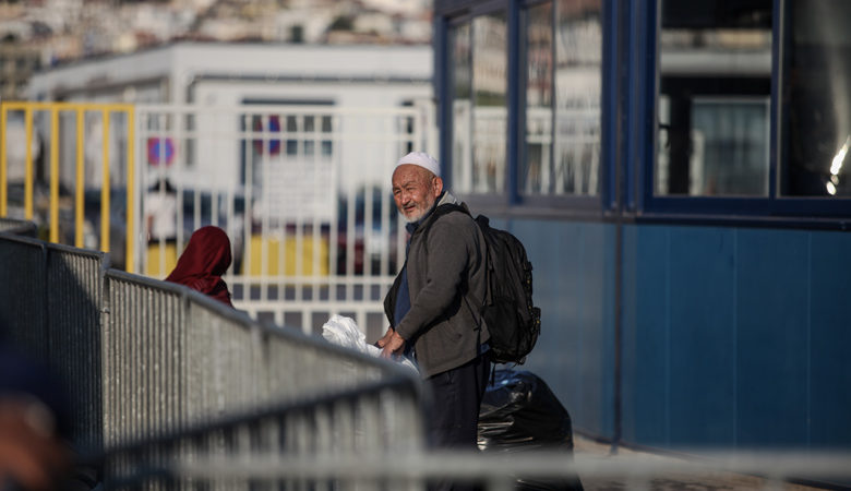 Στο λιμάνι της Μυτιλήνης το αρματαγωγό Ρόδος για τους πρόσφυγες