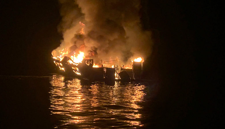 Βυθίστηκε φλεγόμενο το σκάφος στα ανοιχτά της Καλιφόρνια