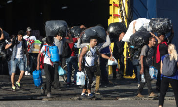 Στο λιμάνι της Θεσσαλονίκης οι 720 πρόσφυγες και μετανάστες από την Μόρια