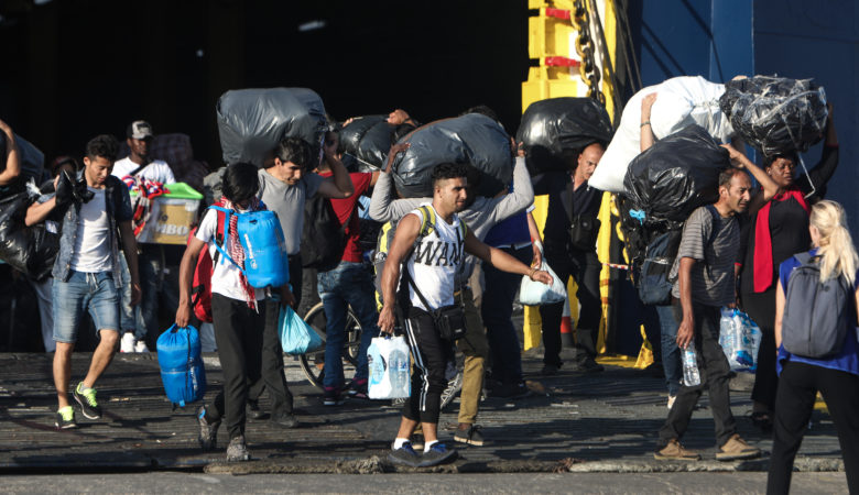 Στο λιμάνι της Θεσσαλονίκης οι 720 πρόσφυγες και μετανάστες από την Μόρια