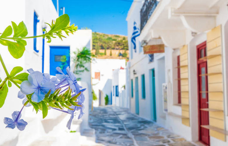 Βολτάροντας στις πανέμορφες ορεινές Λεύκες της Πάρου