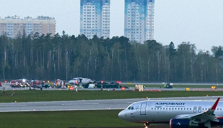 Αεροσκάφη συγκρούστηκαν σε αεροδρόμιο της Μόσχας