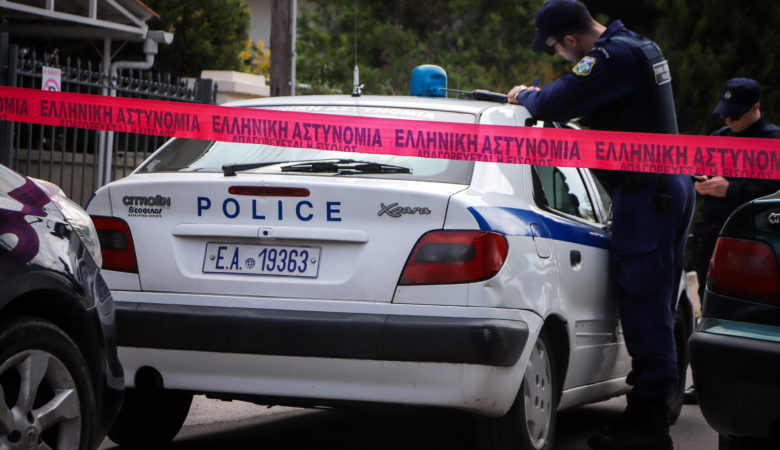 Έγκλημα στην Κρήτη: Πυροβόλησε εξ επαφής την 33χρονη σύζυγό του