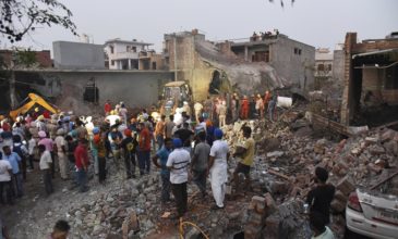 Πολύνεκρη έκρηξη σε βιοτεχνία βεγγαλικών στην Ινδία