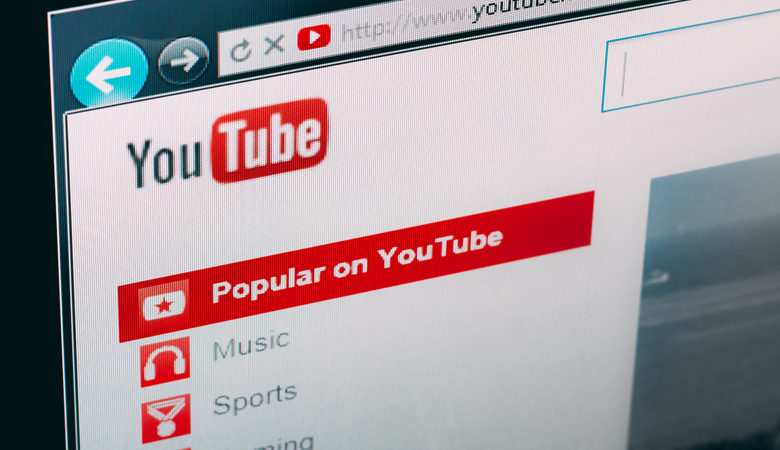 Η ρωσική υπηρεσία ελέγχου των τηλεπικοινωνιών απειλεί να μπλοκάρει το YouTube
