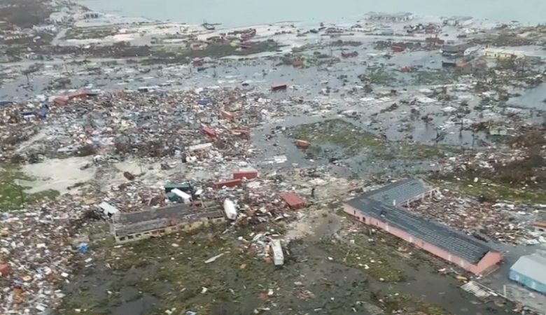 Εικόνες απόλυτης καταστροφής μετά τον τυφώνα Ντόριαν στις Μπαχάμες