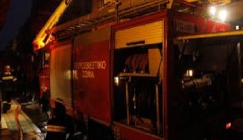 Ηράκλειο: Δύο οχήματα τυλίχθηκαν στις φλόγες
