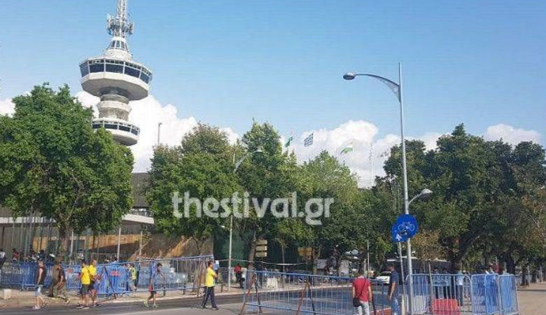 Θεσσαλονίκη:  Κλείνουν δρόμοι στο κέντρο, κάγκελα και κλούβες γύρω από τη ΔΕΘ