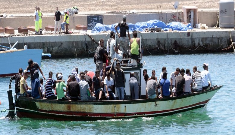 Μετανάστες σε κίνδυνο ανοικτά της Λιβύης
