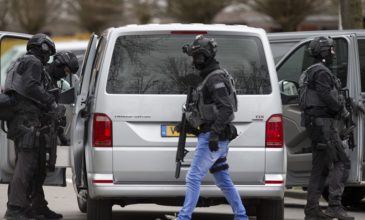 Πυροβολισμοί και αναφορές για θύματα στην Ολλανδία