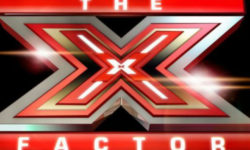 Σοκ στο «X-Factor»: Κριτής έσπασε κιθάρα διαγωνιζόμενου επειδή δεν του άρεσε το τραγούδι