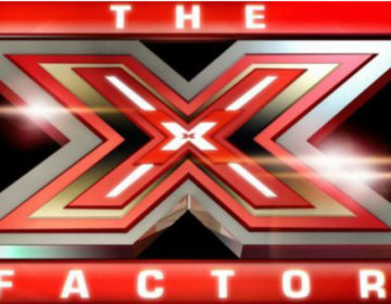 Σοκ στο «X-Factor»: Κριτής έσπασε κιθάρα διαγωνιζόμενου επειδή δεν του άρεσε το τραγούδι