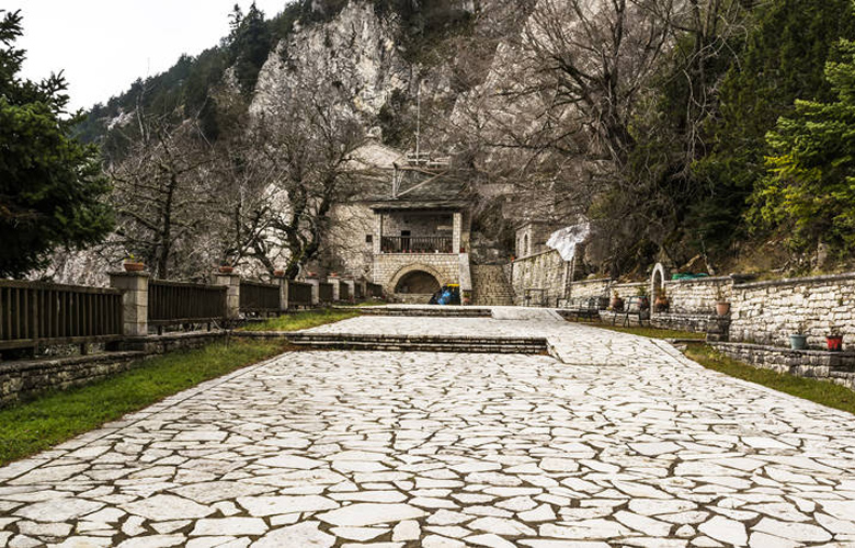 Παναγία Πελεκητή, ένα μοναστήρι κυριολεκτικά «πελεκημένο» πάνω στο βράχο