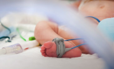 Κορονοϊός: Βρέφος 9 μηνών νοσηλεύεται στο Νοσοκομείο του Ρίου