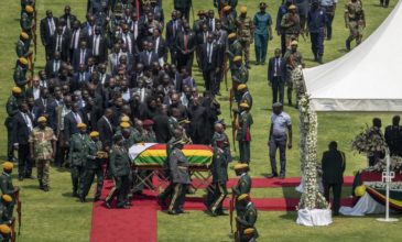Ζιμπάμπουε: Ξένοι ηγέτες και υποστηρικτές του αποχαιρέτισαν τον πρώην πρόεδρο Μουγκάμπε