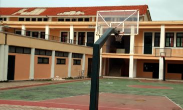 «Λουκέτο» σε σχολεία λόγω κοροναϊού και Ιανού – Ποια θα μείνουν κλειστά