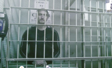 Βγήκε από το κέντρο κράτησης ο ηθοποιός Πάβελ Ουστίνοφ