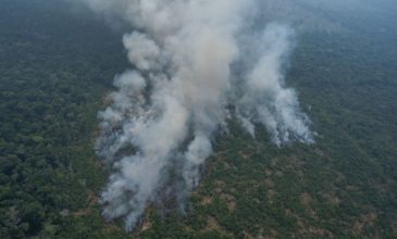 Eξακολουθεί να καίγεται ο Αμαζόνιος