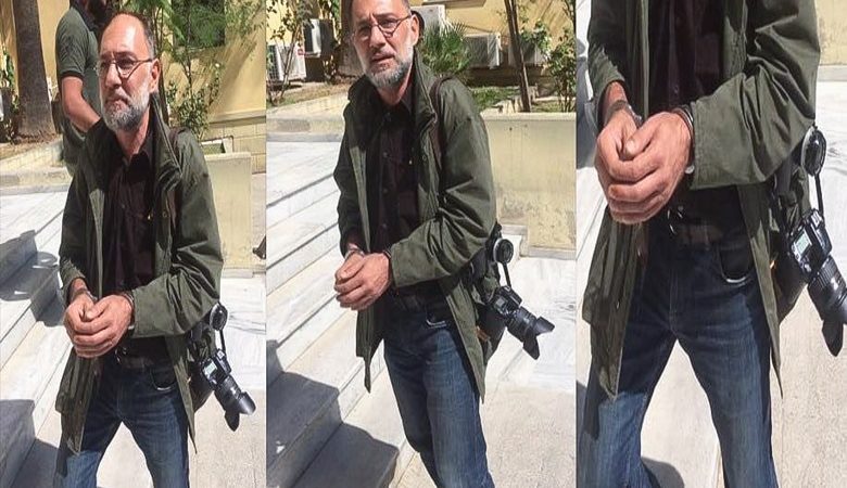 Σύλληψη φωτορεπόρτερ που κάλυπτε την επιχείρηση της ΕΛ.ΑΣ. στα Εξάρχεια