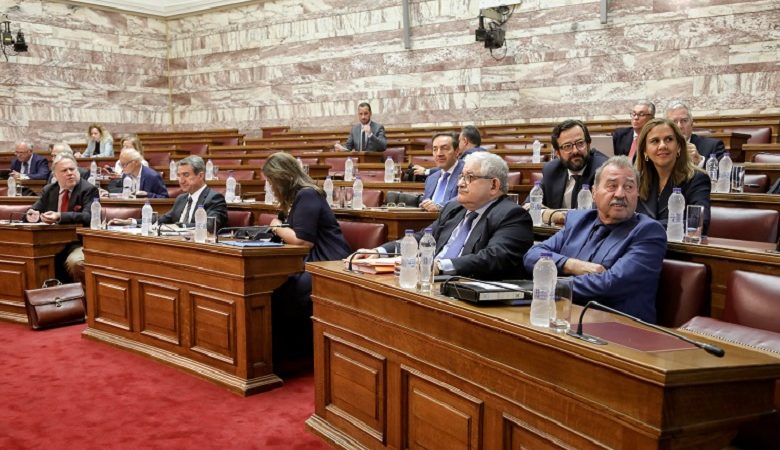 Ξεκίνησε στην Επιτροπή Αναθεώρησης η συζήτηση για τον συνταγματικό χάρτη της χώρας