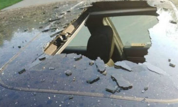 Σαμπουάν εξερράγη και έσπασε οροφή αυτοκινήτου