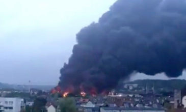 Περιορίσθηκε η πυρκαγιά σε χημικό εργοστάσιο στη Ρουέν