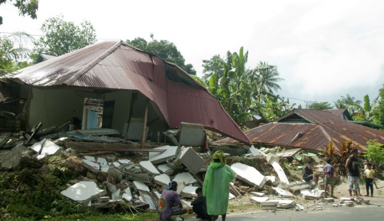 Αυξήθηκαν τα θύματα από τον ισχυρό σεισμό στην Ινδονησία