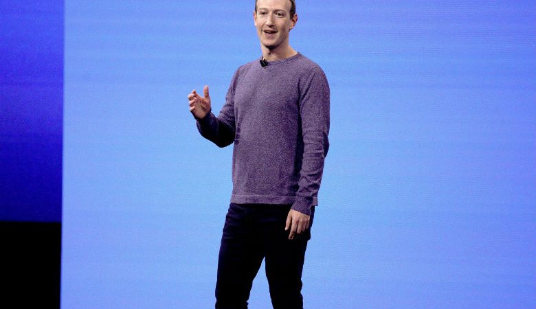 Μαρκ Ζούκερμπεργκ: Έτοιμος για «μάχη» για να μην διαλυθεί το Facebook