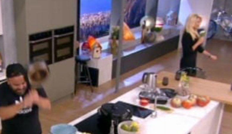 Απίστευτο σκηνικό στο Πρωινό: Σκορδά και Καλλίδης τα «έσπασαν» στην κουζίνα για ένα κοτόπουλο