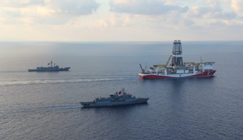 Συνοδεία δύο τουρκικών πολεμικών πλοίων το «Γιαβούζ» στην κυπριακή ΑΟΖ