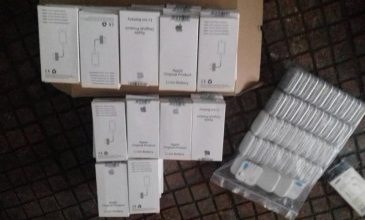 Εκατοντάδες «μαϊμού» κινητά και ηλεκτρονικές συσκευές κατέσχεσαν οι αρχές