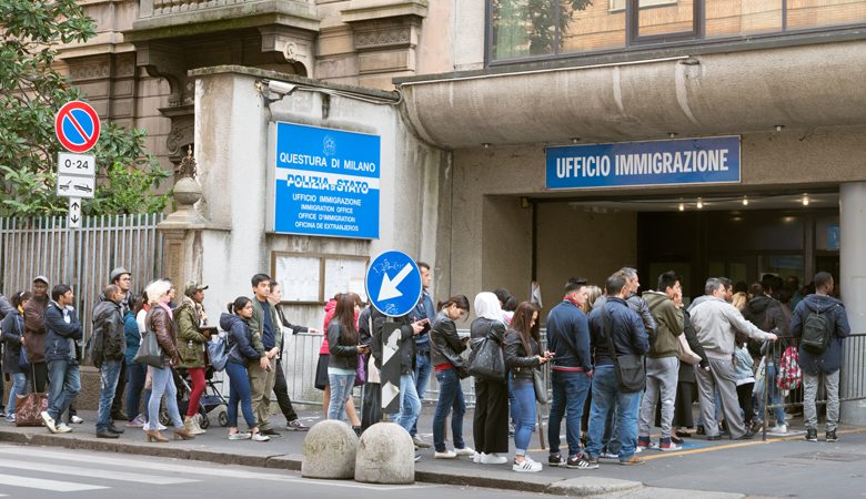 Η Ιταλία μειώνει δραματικά την προθεσμία επαναπατρισμού των μεταναστών
