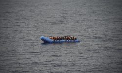 Βάρκα που μετέφερε 43 μετανάστες εντοπίστηκε στη θαλάσσια περιοχή της Γαύδου